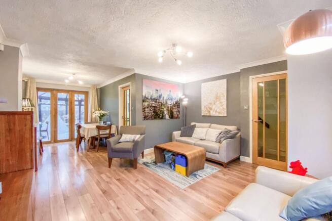 Lounge/Dining Room