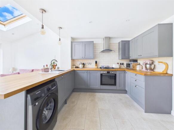 Shaw Drive, Fradley, Lichfield photo 4