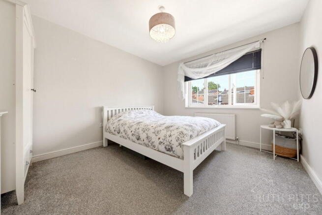 4 bed Detached for sale Image 12