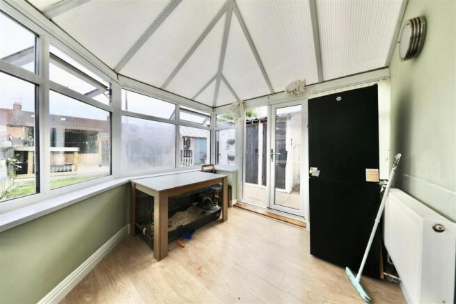 3 bed Terraced for sale Image 8
