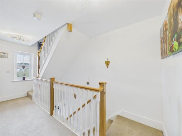 3 bed Semi-Detached for sale Image 11