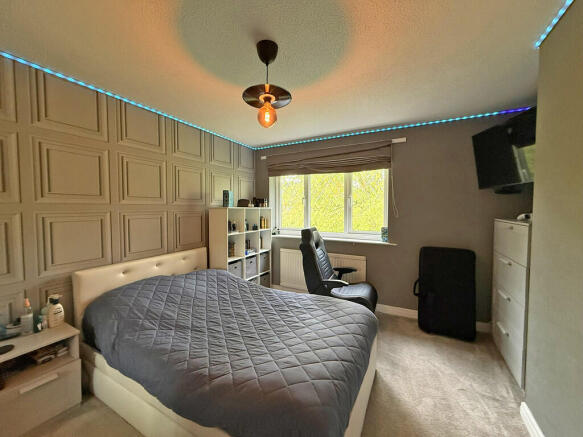 4 bed Detached for sale Image 10