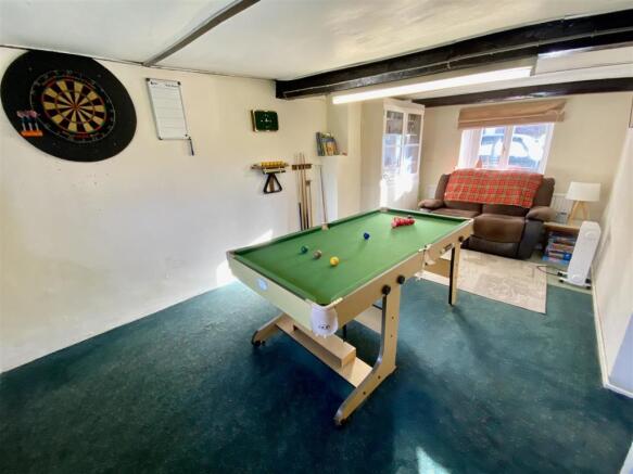 FAMILY ROOM/BEDROOM