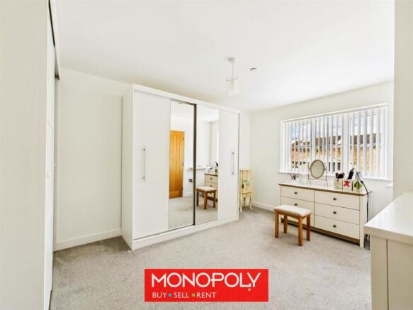 Dressing Room - Bedroom 4.jpg
