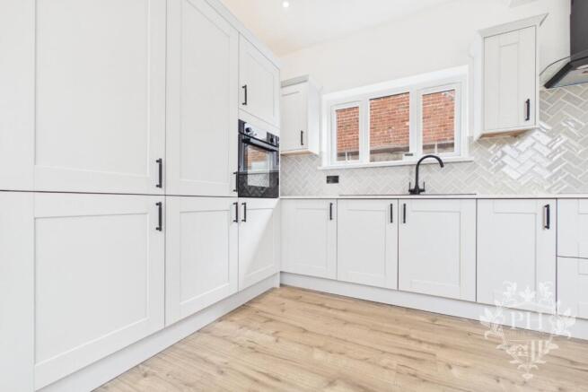 3 bed Semi-Detached for sale Image 4
