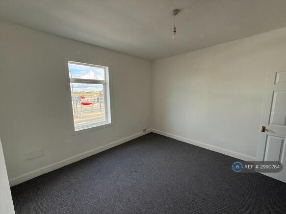 3 bed Terraced to rent Image 10