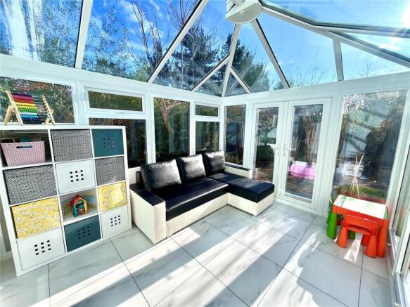 Corscombe Close, Canford Heath, Poole, Dorset, BH17 photo 4