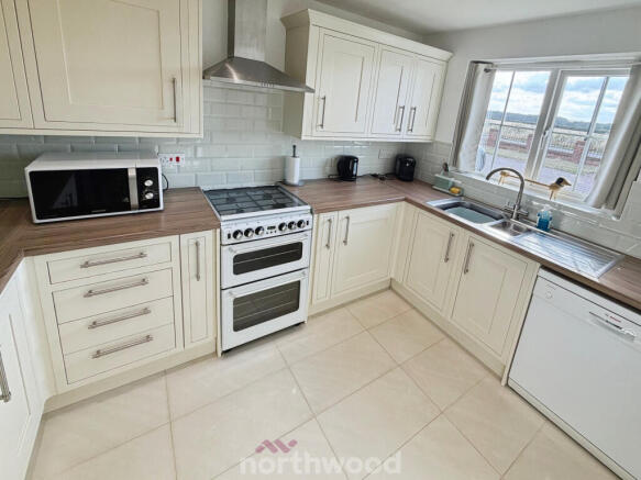 3 bed Detached for sale Image 4