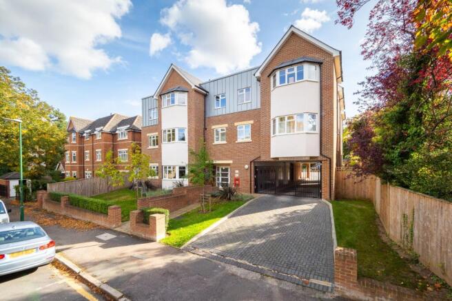 2-bed flat on Devonshire Road, Sutton, SM2, £375,000