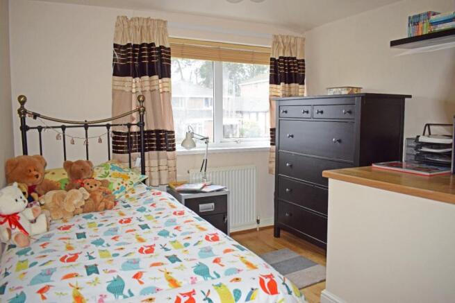 32 Pine Grove, bed 3.jpg