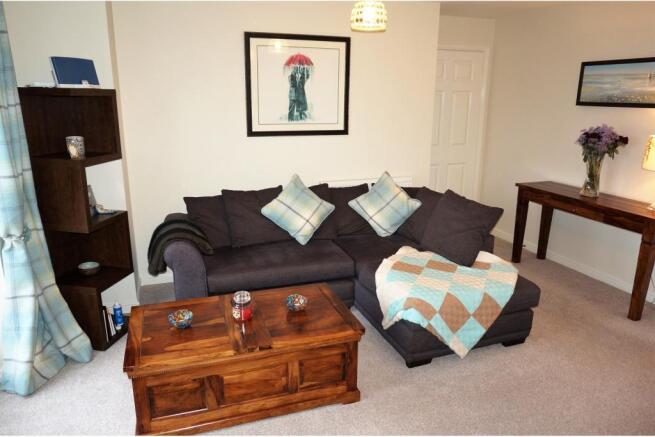 Lounge/Dining Room