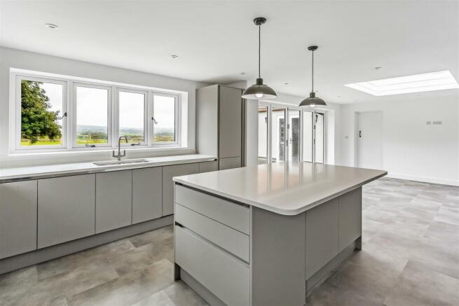 house. Partnership Shere