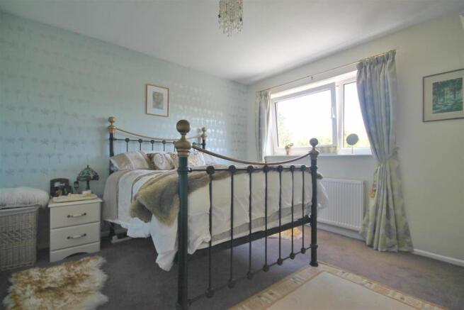 Bed4.JPG