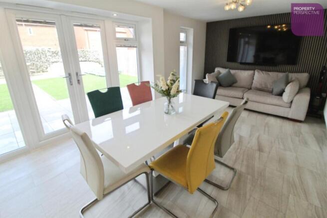 4 bed Detached for sale Image 5