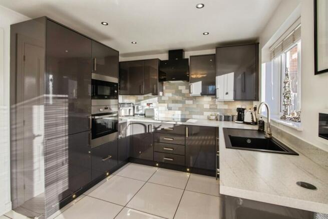 3 bed Detached for sale Image 7