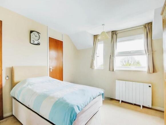 3 bed Terraced for sale Image 7