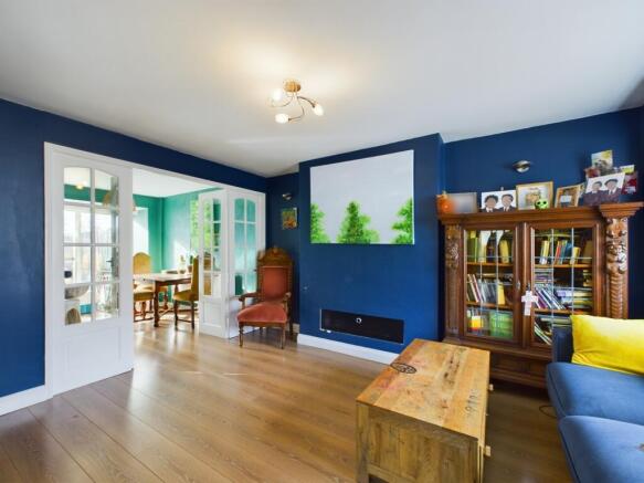 CAM02386G0-PR0113-STILL036