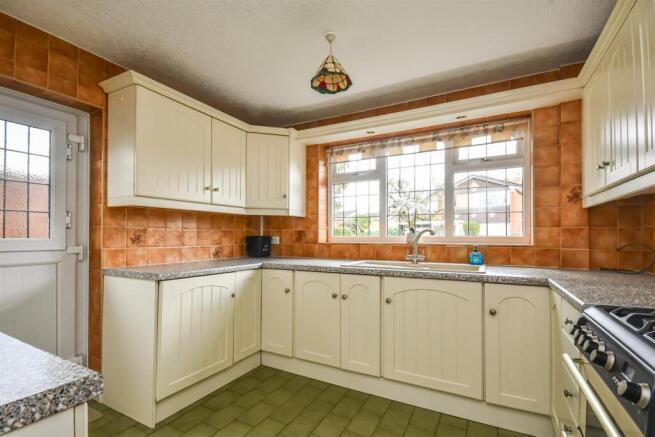 Elmwood Rise, Dudley photo 4