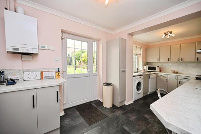 3 bed Detached for sale Image 6