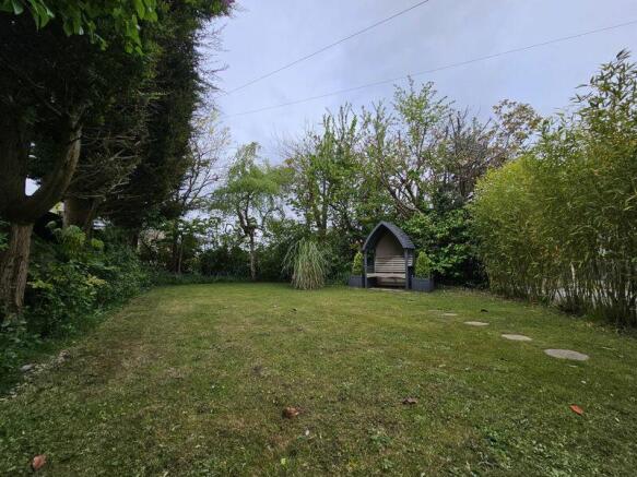 Front Garden 29