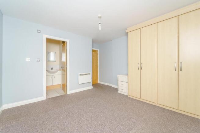8411642-internal09-800.jpg
