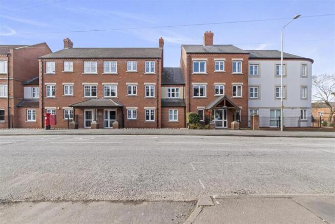 1-bed flat on Hartwell Court, Church Street, Eastwood, Nottingham, £145,000