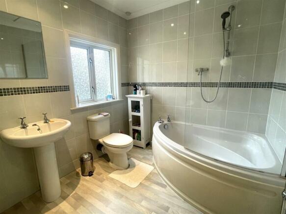 Bathroom.jpeg