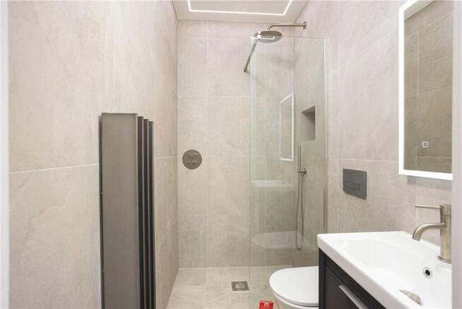 2 bed Apartment for sale Image 6