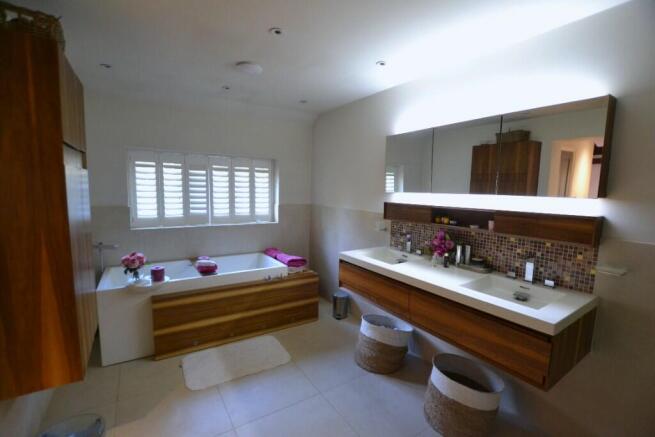 Ensuite