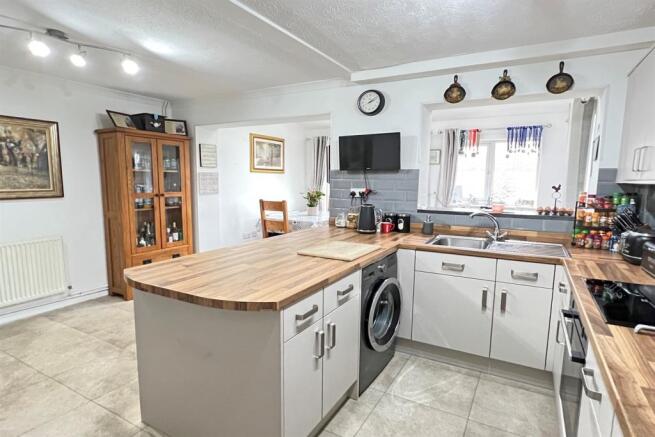 Kitchen 1