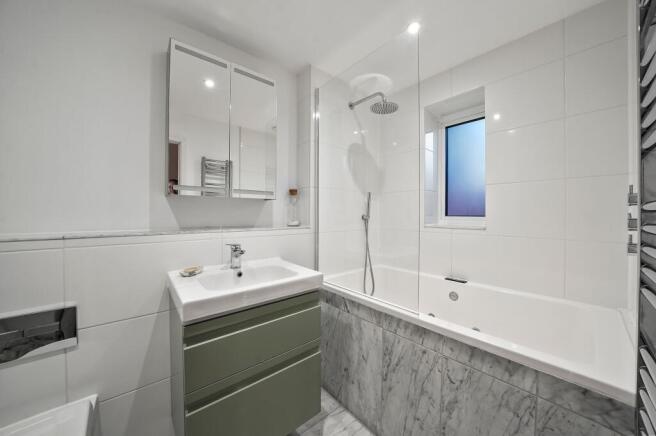 En-Suite Bathroom