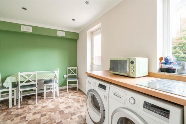 KITCHEN-3.jpg