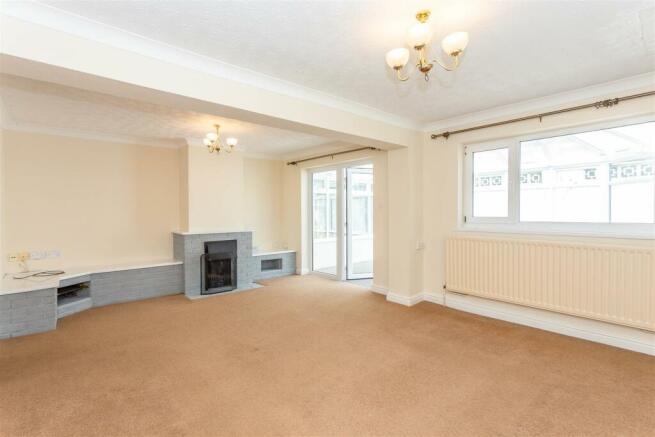 Living Room1.jpg
