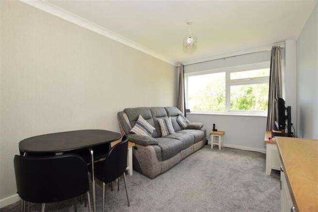 Lounge/ Dining Room
