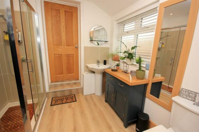 Shower Room.jpg