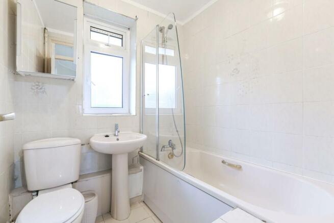 Bathroom 2.jpeg