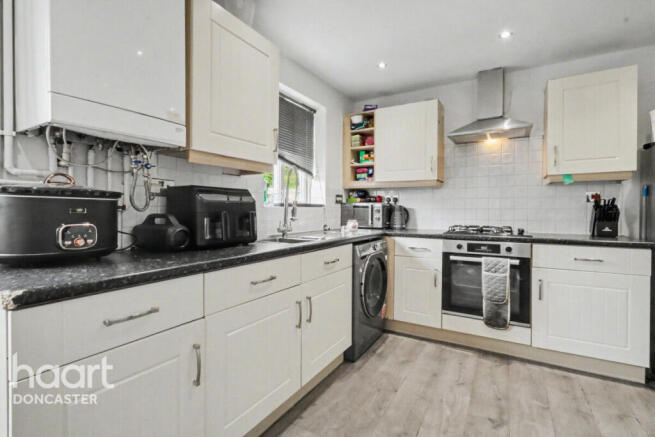 3 bed Terraced for sale Image 6
