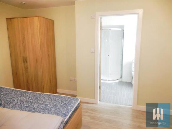 2 bed Apartment to rent Image 9