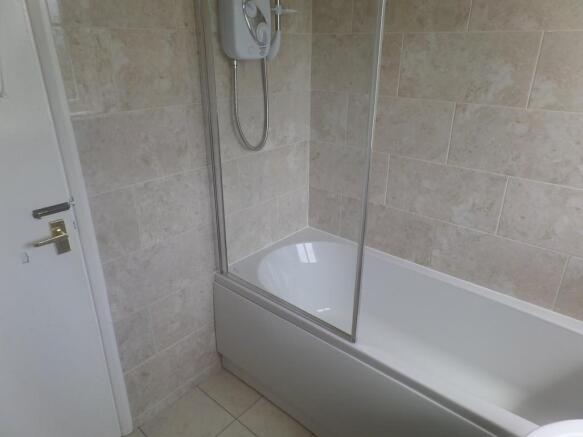 Bathroom Alt Angl...