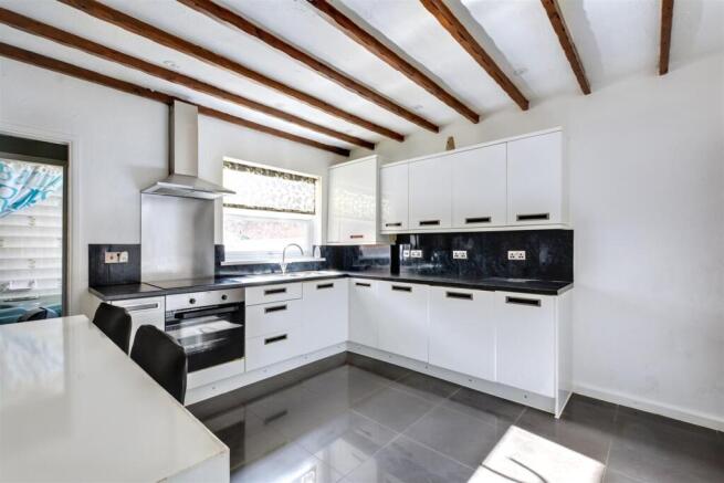 Kitchen_2.jpeg