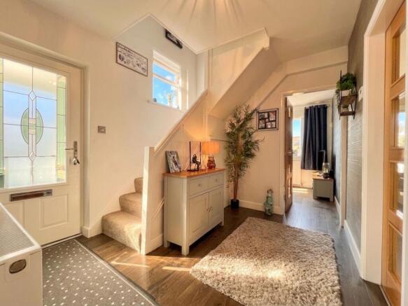 4 bed Semi-Detached for sale Image 11