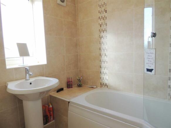 FAMILY BATHROOM