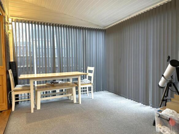 Conservatory: Dining Space 896
