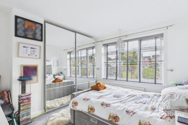 3 bed Semi-Detached for sale Image 9