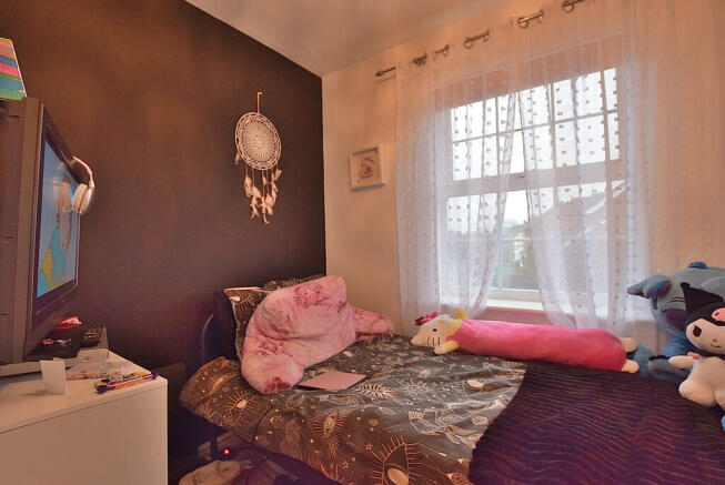 3 bed Semi-Detached for sale Image 12