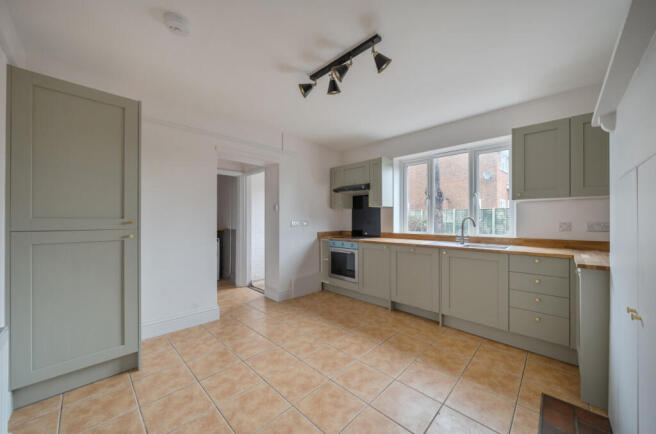 1401660-4-696e29d...