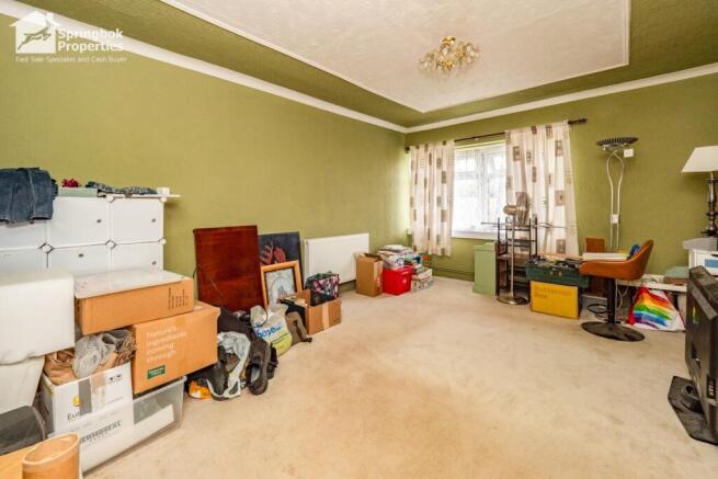 5 bed Detached for sale Image 9