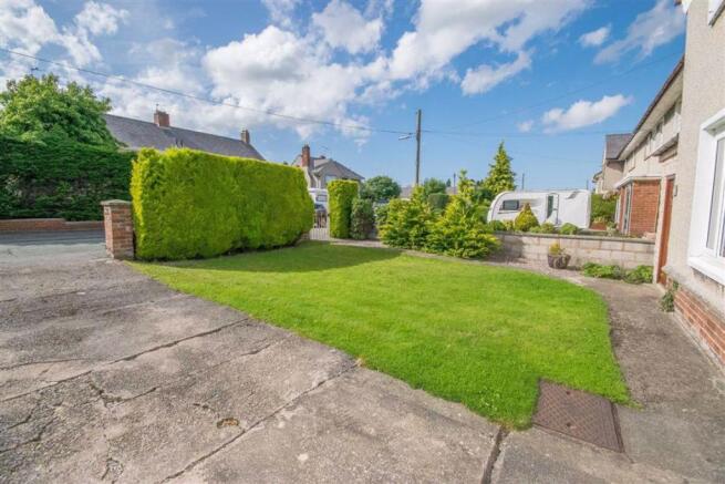 FRONT GARDEN
