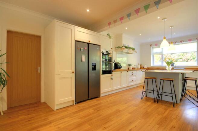 3 bed Detached for sale Image 6