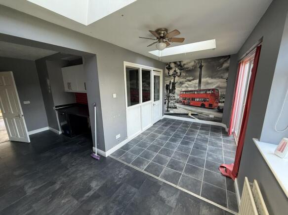 3 bed Semi-Detached for sale Image 5